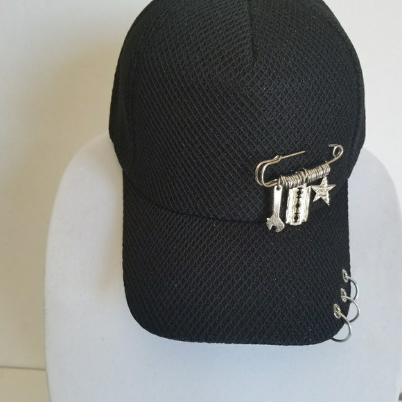 Women Black Baseball cap. - Picture 3 of 8